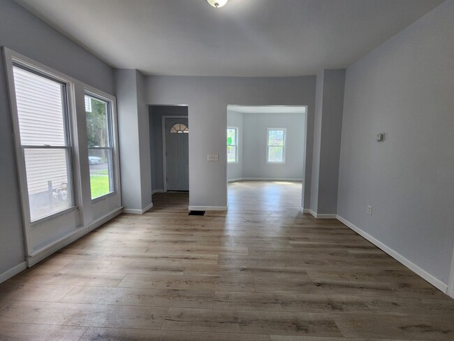Building Photo - Four Bedroom, Two Full Bath Single Family ...