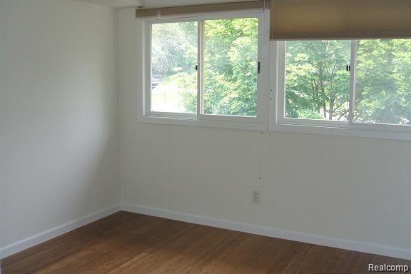 Building Photo - 2840 Davison Ave