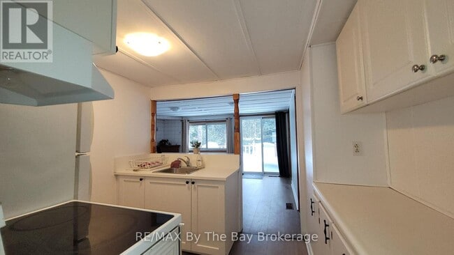 Building Photo - 35 47th St N