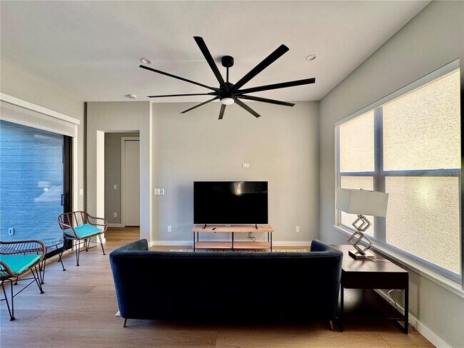 Foto del edificio - 1324 S Daytona Ave