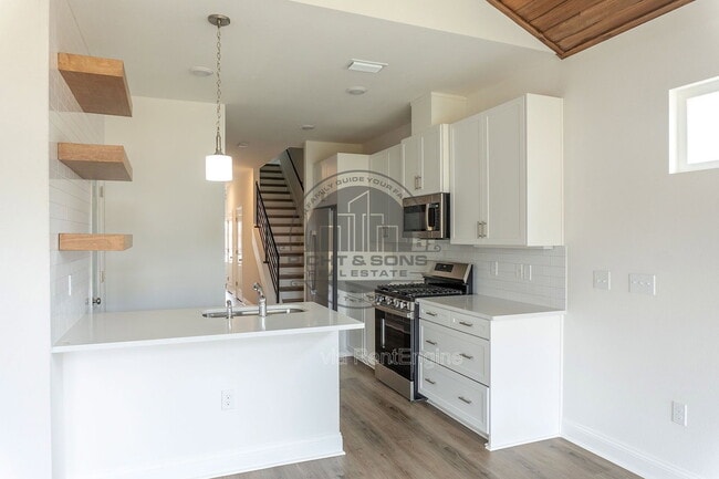 Photo - 1414 Landon Hills Dr House