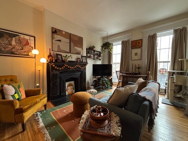 Building Photo - 69 Charles St