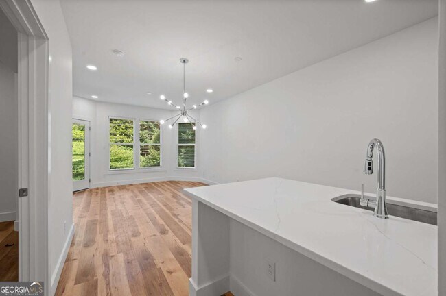 Building Photo - 855 Piedmont Ave NE