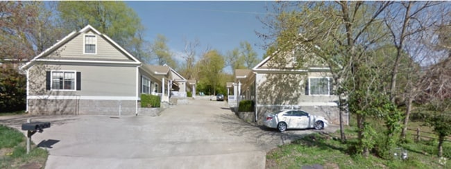 Building Photo - 230 N Olive Ave