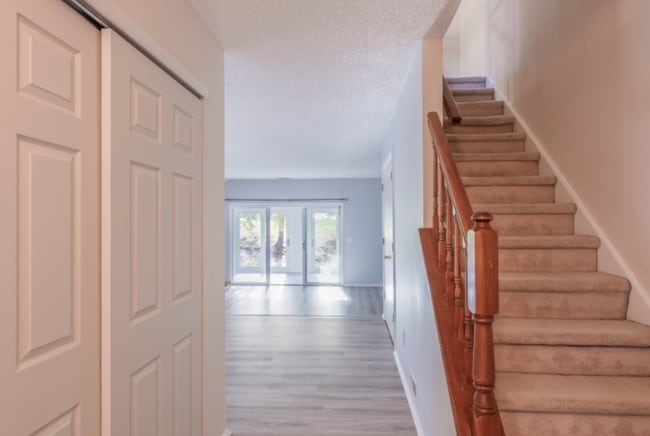 Foto del edificio - 1101 Doolittle Dr