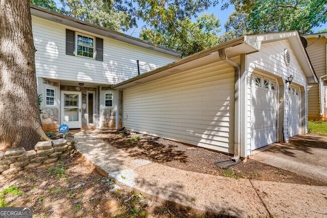 Building Photo - 1082 Cherokee Heights