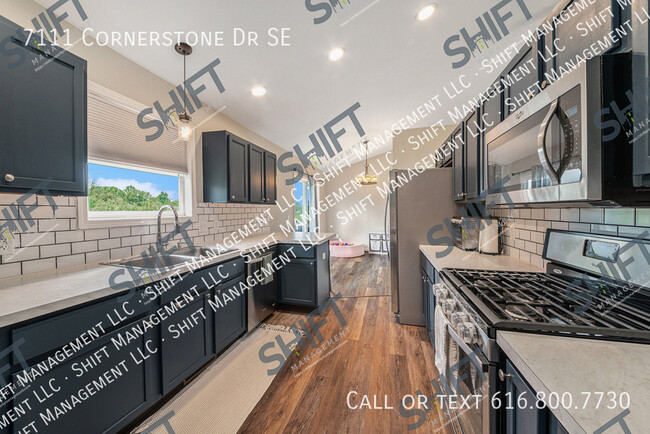 Building Photo - 7111 Cornerstone Dr SE