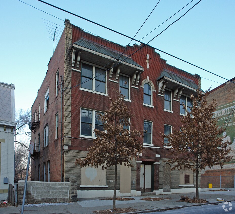 Building Photo - 2453 W McMicken Ave