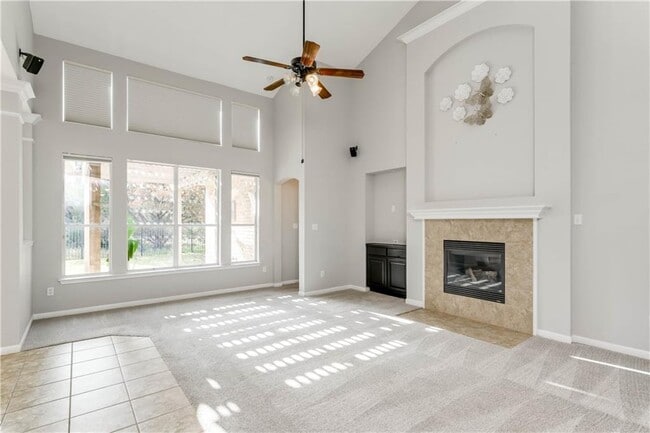 Building Photo - 321 Shea Dr