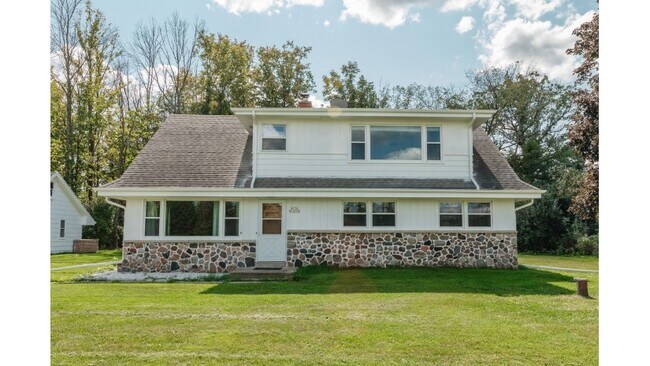 Vista frontal - N136W14329 Bonniwell Rd