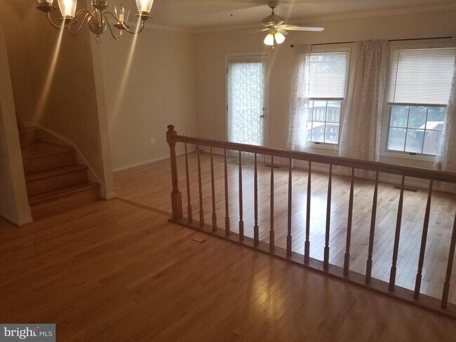 Building Photo - 7864 Blue Gray Cir