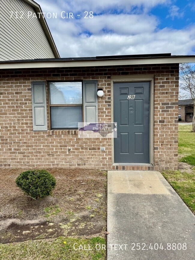 Foto del edificio - 712 Patton Cir