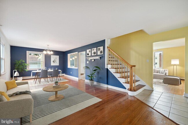 Building Photo - 446 Trinity Ave