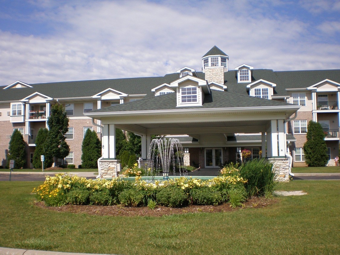 Nuestro hermoso complejo. - Deer Creek Village Senior Living 55+