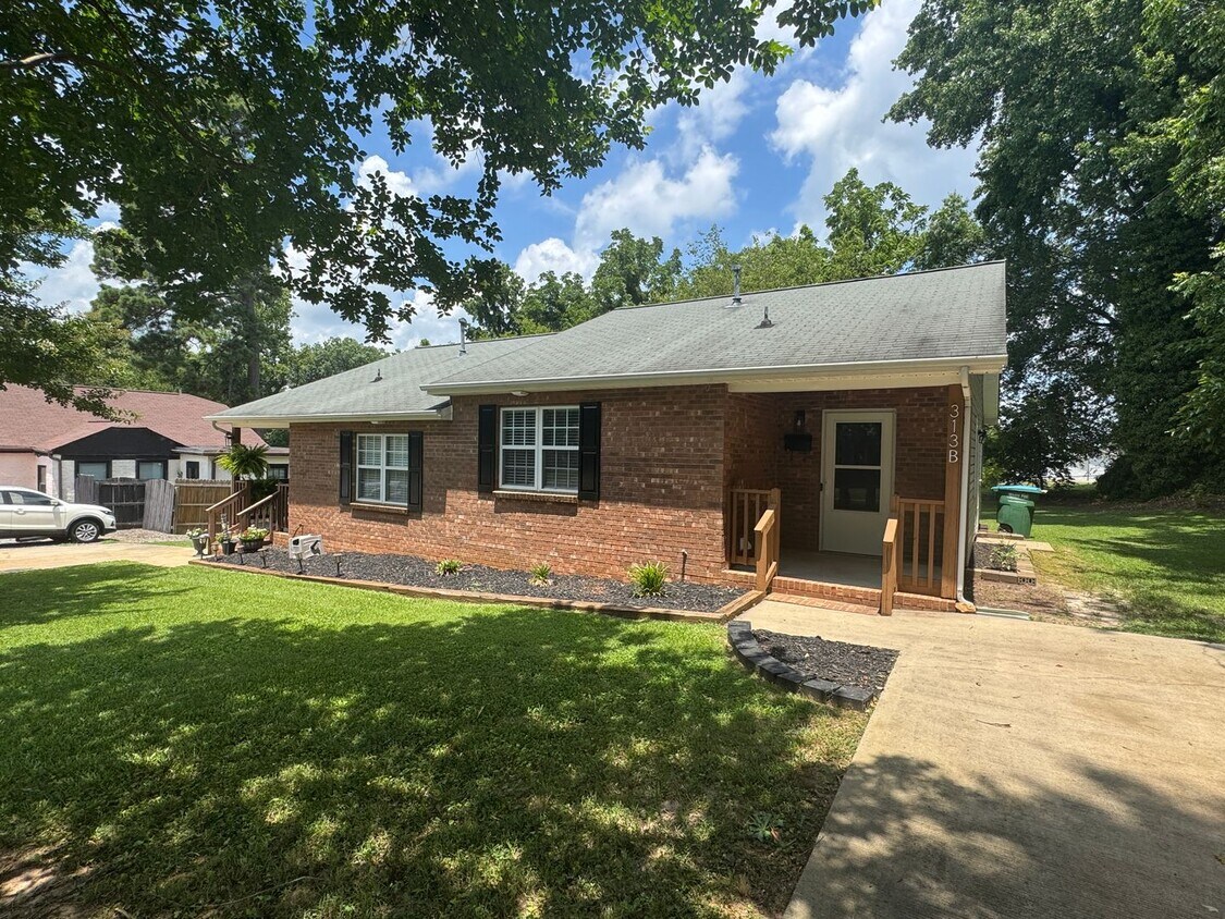 Foto principal - 313 E Washington Ave