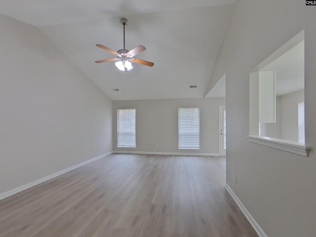 Building Photo - 121 Green Rose Rd