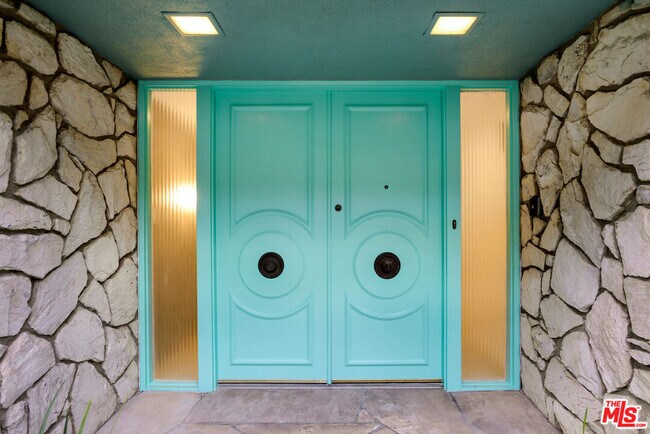 Foto del edificio - 3151 Oakdell Ln