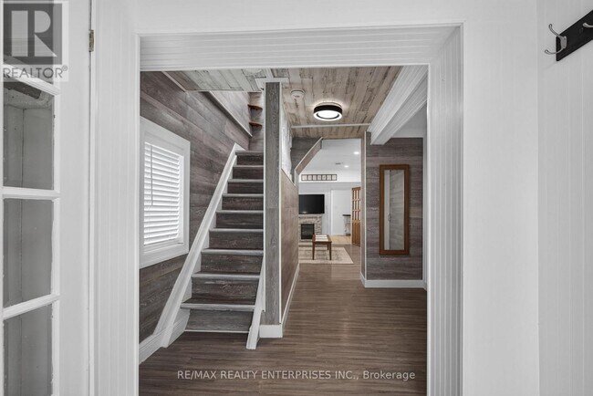 Photo du bâtiment - 446 Cambridge Rd W