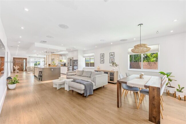 Foto del edificio - 465 NE 112th St