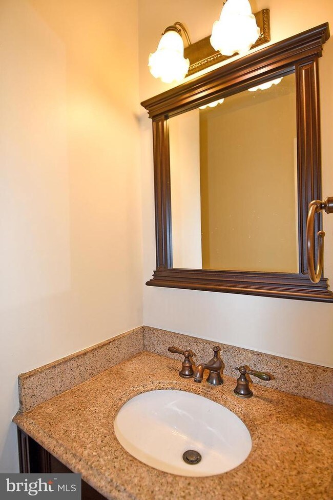 Building Photo - 6024 Crown Royal Cir
