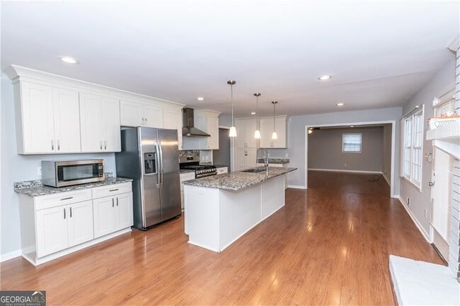 Building Photo - 460 Holt Rd NE