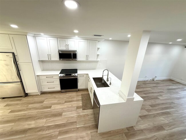 Building Photo - 4525 Bougainvilla Dr