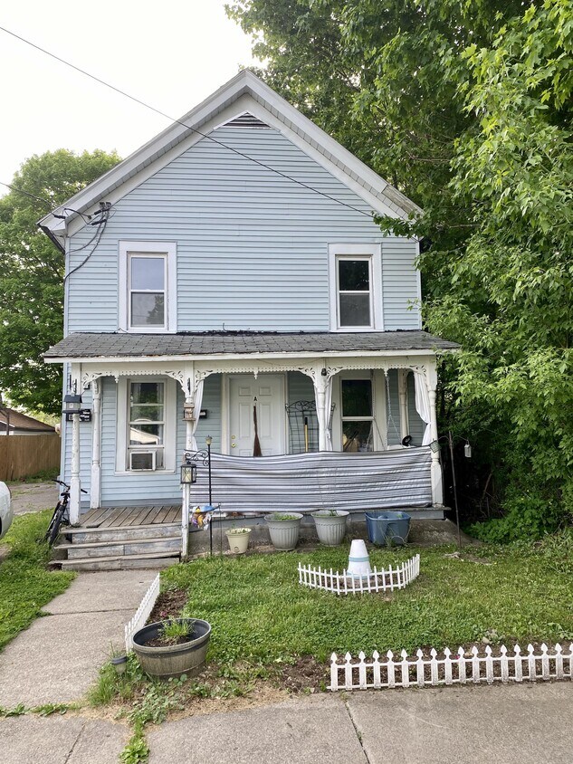 Primary Photo - 22 Crandall St