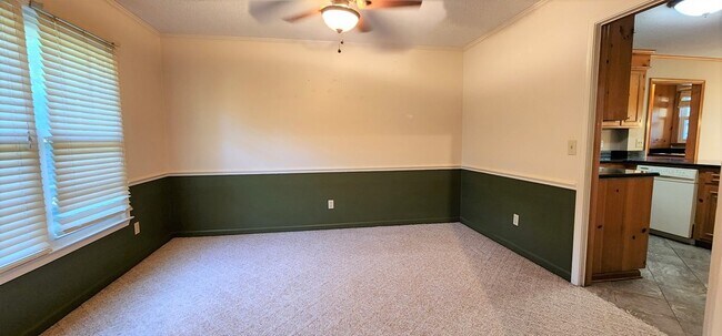 Building Photo - 135 Planters Dr