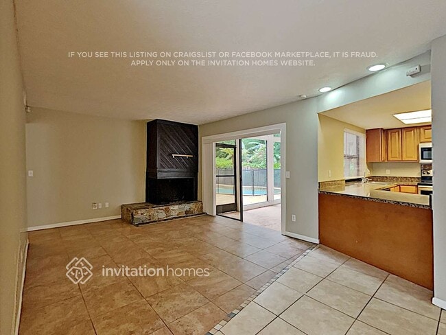 Building Photo - 13907 Hayward Pl