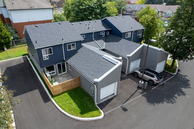 Building Photo - Cedar Valley Townhomes