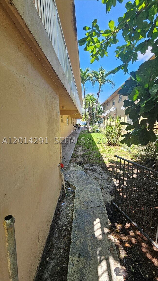 Foto del edificio - 1524 SW 5th St