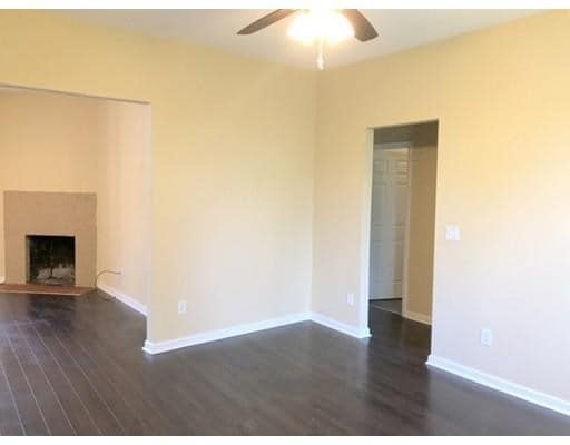 Building Photo - 118 Longhill St