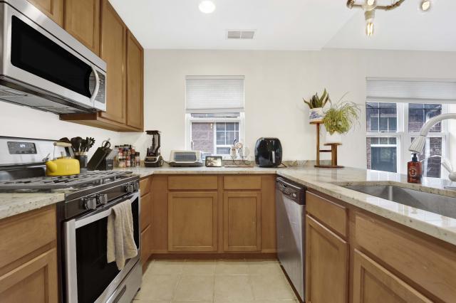 Foto del edificio - 2 bedroom in Chicago IL 60610