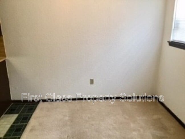Building Photo - 3605 N Kelley Ave