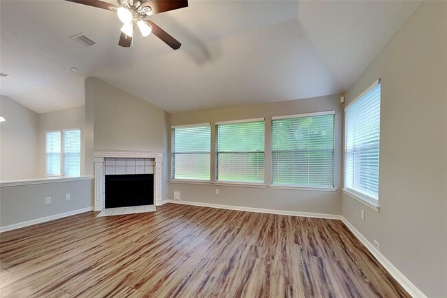 Building Photo - 7323 Red River Dr