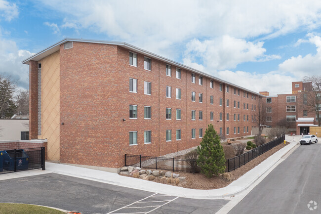 Building Photo - Eastpointe Commons
