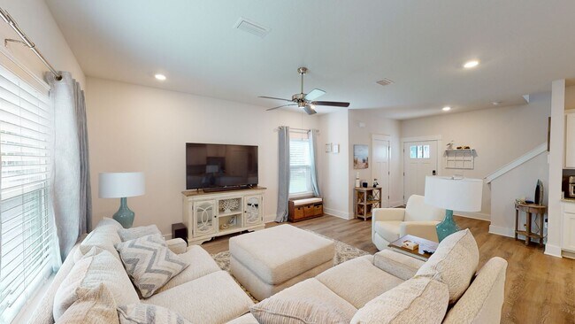 Building Photo - Furnished Newly Built Home