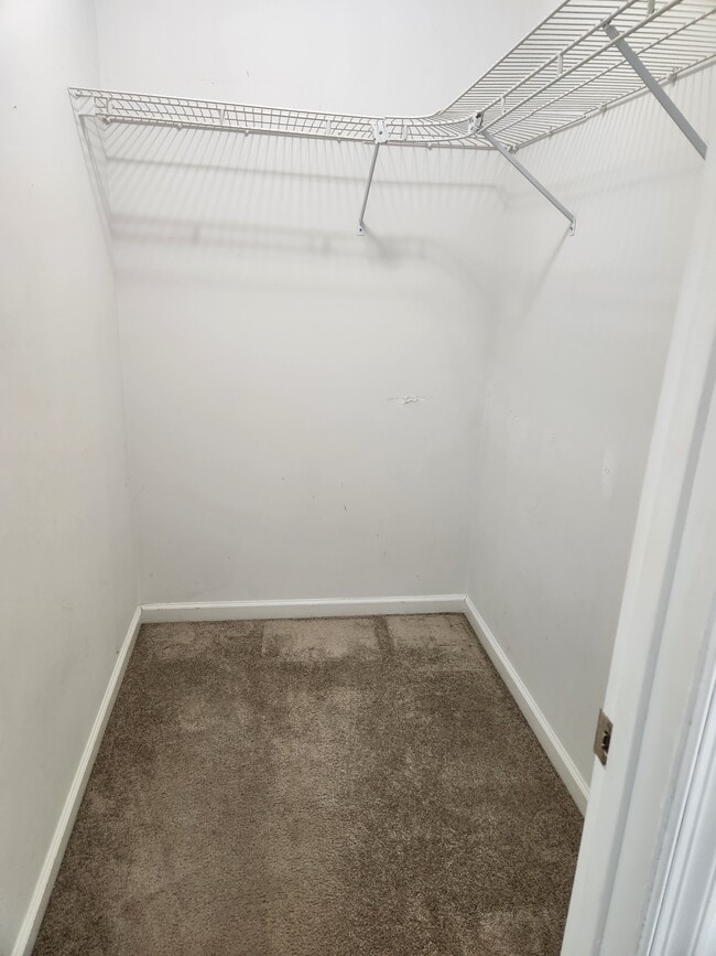 Building Photo - 513 E 11th Ave