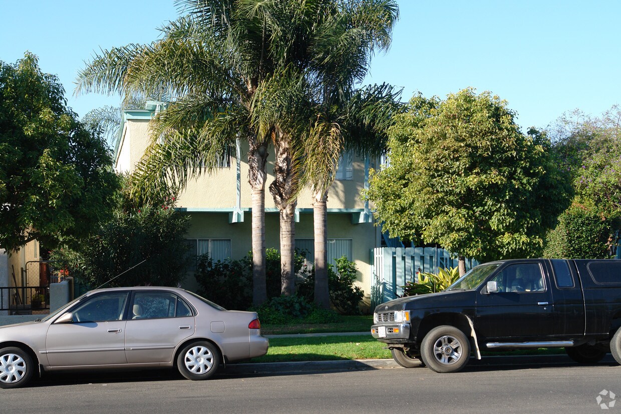 Building Photo - 3333 Roosevelt St