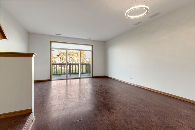 Building Photo - 906 Genesee Dr