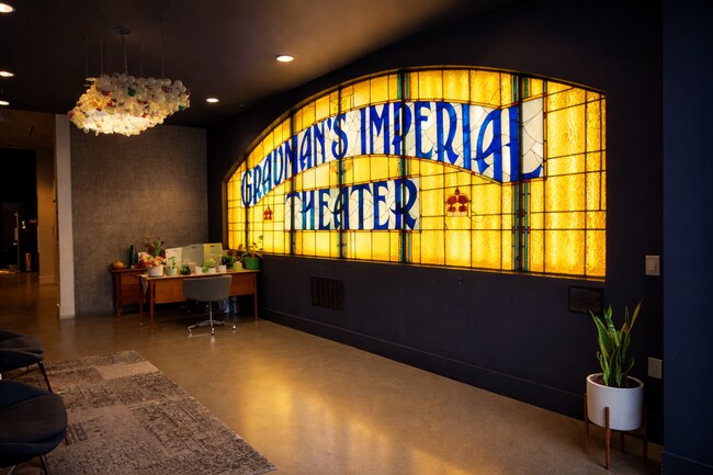 Foto del edificio - Mid-Market Modern Studio for Effortless City Living