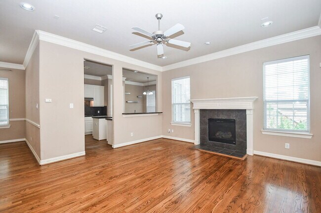 Building Photo - 3202 Holly Meadow Dr