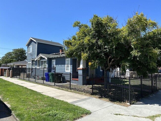 Building Photo - 4 br, 2 bath House - 3602 Highland Avenue