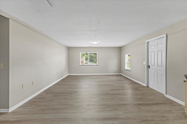Building Photo - 102 Bacon Rd
