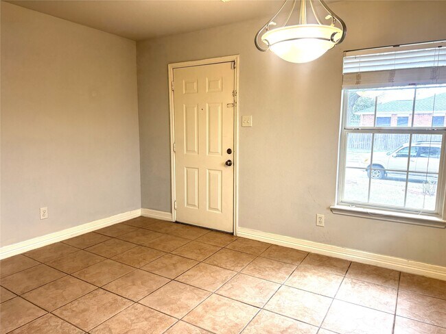 Foto del edificio - 8915 Canton Park Ln