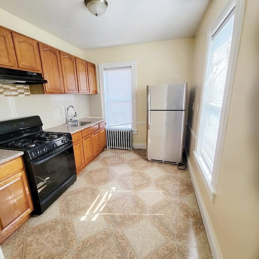Primary Photo - 100 Ridgewood Ave
