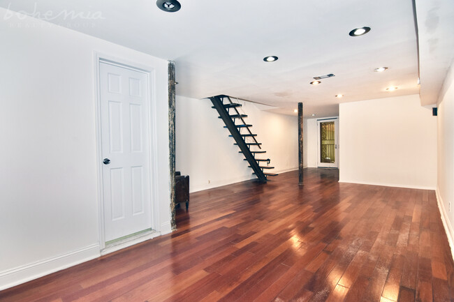 Building Photo - 532 W 175th St