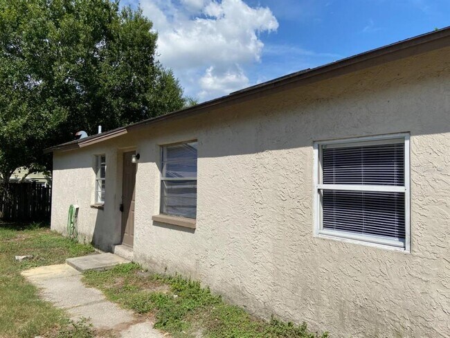 Foto del edificio - 3149 Huron Ave