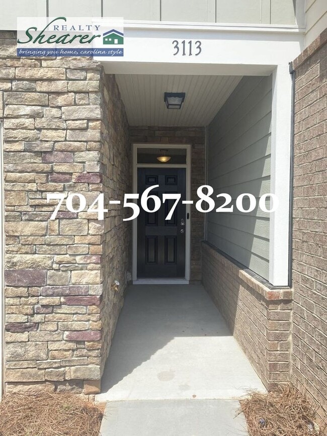 Building Photo - Newer 3 Bedroom Townhome in Matthews