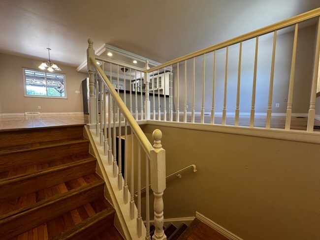 Building Photo - Spacious Aurora Home